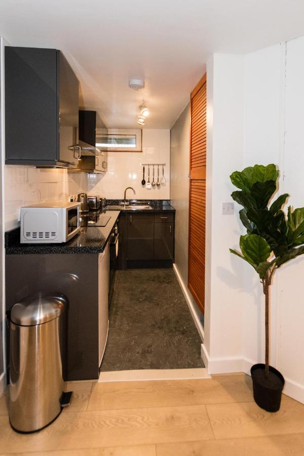 1 Bedroom Newton Apartment L Free Parking L Wigan Royal Infirmary L Haigh Hall L Central Location Екстер'єр фото